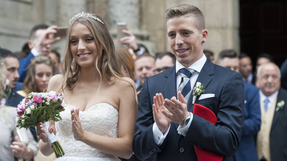 Iker Muniain y Andrea Sesma dan el sí quiero en Begoña - AS.com