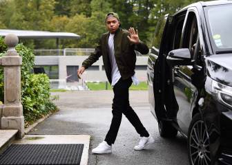 Dedicated followers of fashion as 'Les Bleus' arrive at Clairefontaine