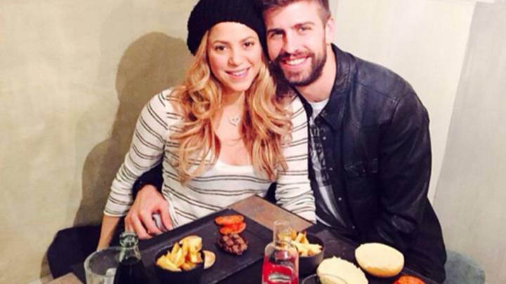 Gerard Piqué junto a Shakira en su hamburguesería YOURS.