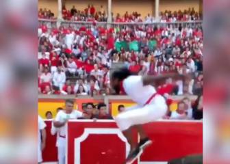 Jumping bulls: NFL star makes a scene at San Fermin festival