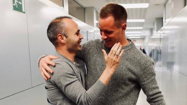 traje ter stegen niño
