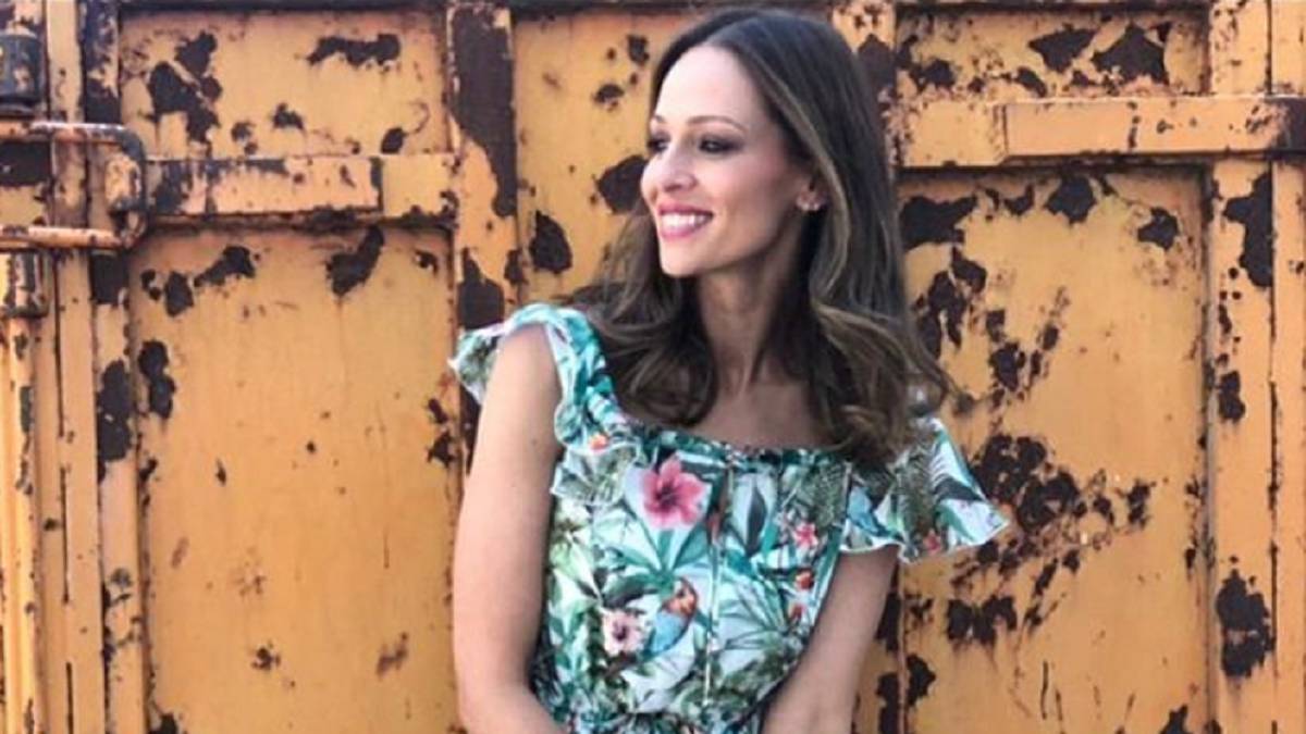 Eva González deslumbra en Instagram posando natural, con sus 