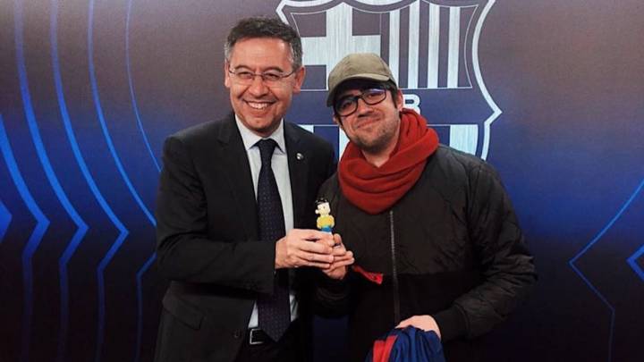 Auronplay Y Bartomeu Firman La Paz Posando Con Un Muneco De Nobita As Com