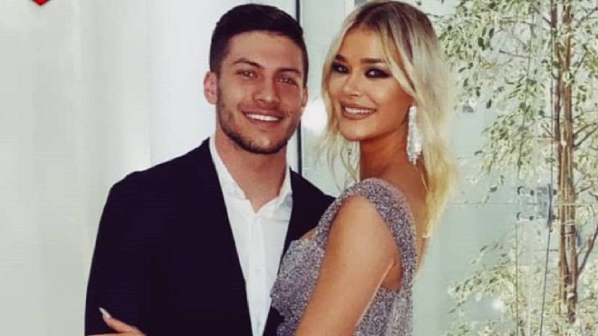 Jovic y su novia demuestran su madridismo en Instagram - AS.com