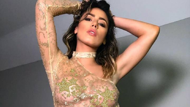 Una modelo desata la controversia por pedir 'likes' a cambio de su ayuda solidaria
