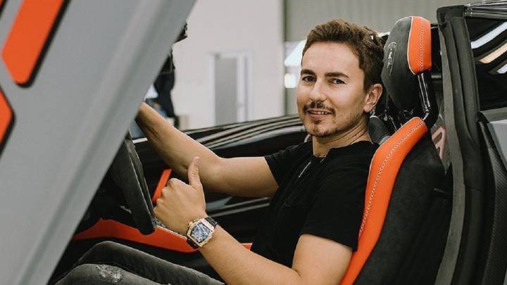 Jorge Lorenzo Recibe Su Nuevo Superdeportivo Un