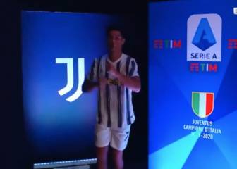 Cristiano Ronaldo celebrates Juve's Serie A title in style