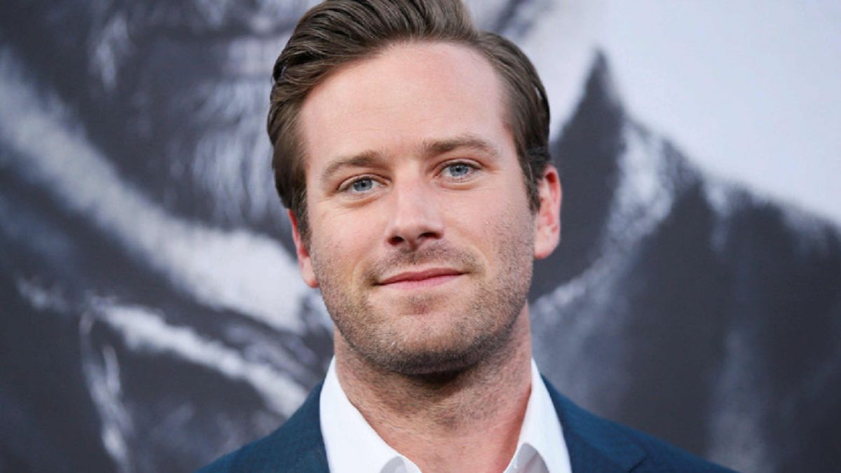 Stumbling in the speeches ahead of Armie Hammer’s superstition: “I am 100% cannibal”