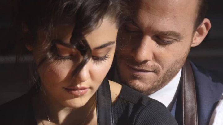 Libro Love Is In The Air Serie Turca