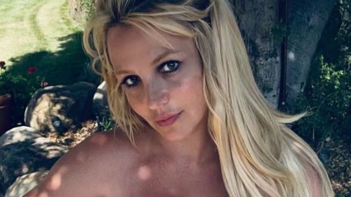 Britney Spears posa en &#39;topless&#39; antes de la resolución de su batalla  judicial - AS.com