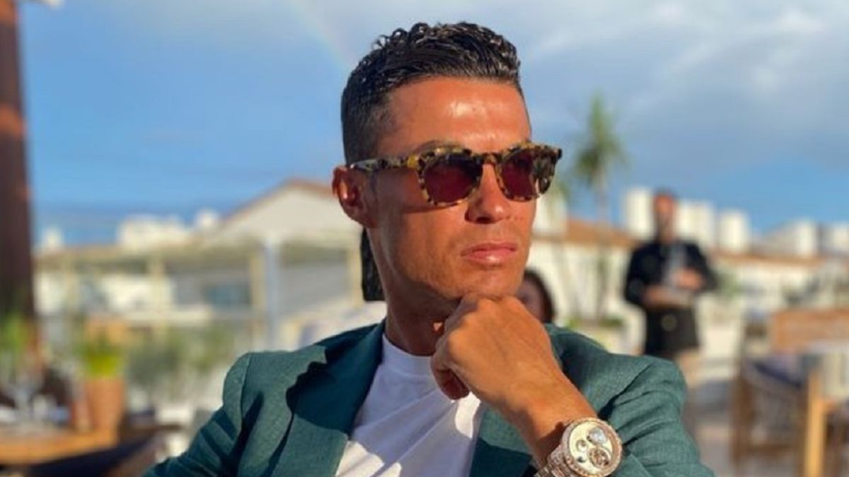 Cristiano llega a Mánchester con un nuevo paso en sus negocios - Vimarsana News