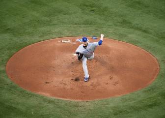 Lester, Russell y Báez sitúan a Chicago a un triunfo de la final