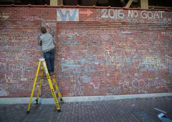 El muro del recuerdo se llena de mensajes en Wrigley Field