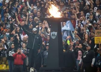 Tommie Smith encendió el pebetero de los Raiders