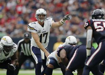 Philip Rivers muestra a Osweiler como juega un QB