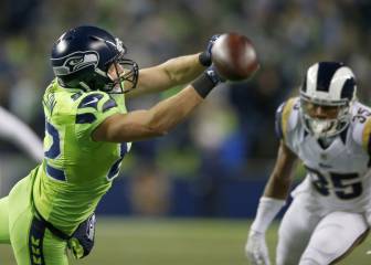 Seahawks logra un triunfo feo y brillante, como su uniforme