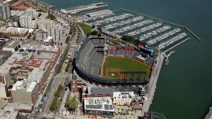 El AT&T Park tiene una ubicación ideal para un estadio de béisbol.