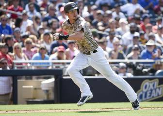 Así es la plantilla de los Padres línea por línea