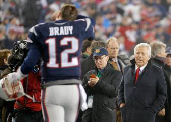 Robert Kraft ve a Tom Brady jugando seis o siete años más
