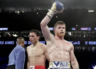 Canelo dominó y se dio el lujo de perdonar el KO a Chávez Jr.