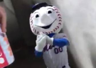 La ‘peineta’ de Mr. Met, símbolo de su temporada