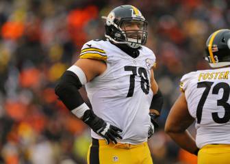 Villanueva aún no ha renovado pero entrena con los Steelers