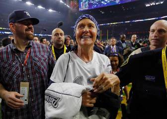 Los Patriots dan un anillo de campeón... a la madre de Brady