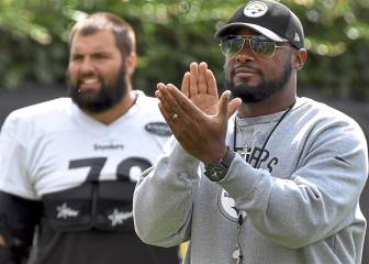 Mike Tomlin contrariado por la actitud de Alejandro Villanueva