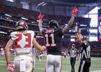 Los Falcons ganan con un día memorable de Julio Jones