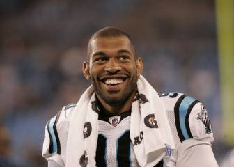 Julius Peppers está indeciso por su futuro en la NFL