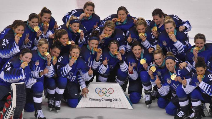 USA, oro olímpico en hockey sobre hielo femenil tras los shootouts ante Canadá
