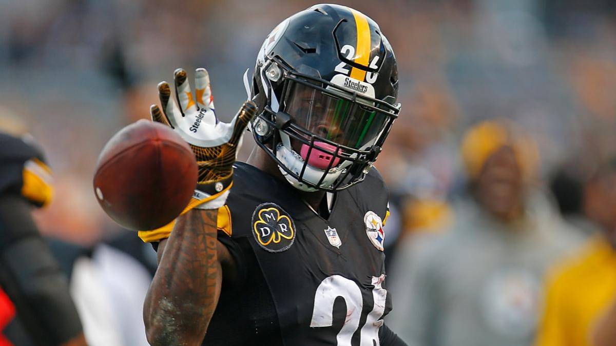 Steelers consideran que no es urgente firmar a Le'Veon 