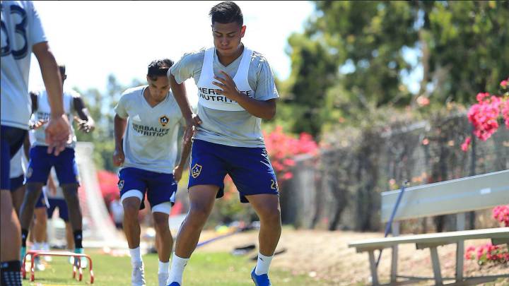 LA Galaxy quiere evitar el 'factor Adu' en Efraín Álvarez