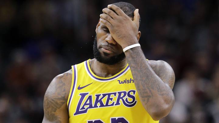 Lebron sufre en Lakers; iguala el peor inicio en su carrera