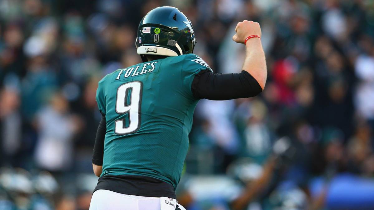 Nick Foles en partido de Eagles