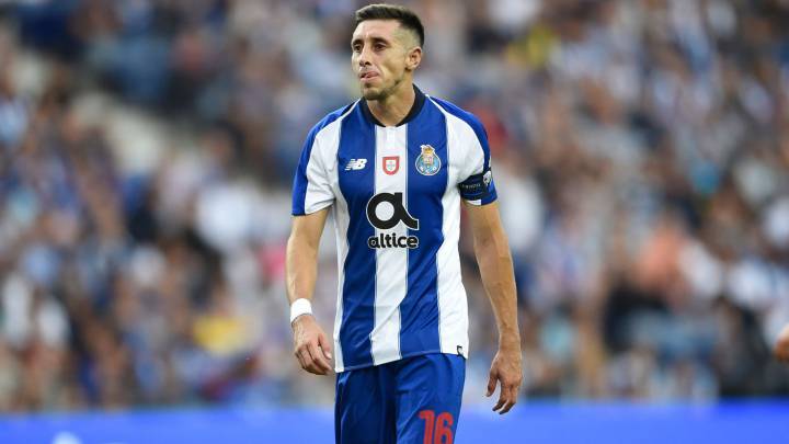 Porto's Mexican midfielder Hector Herrera reacts during a friendly football match between Porto and Newcastle United 