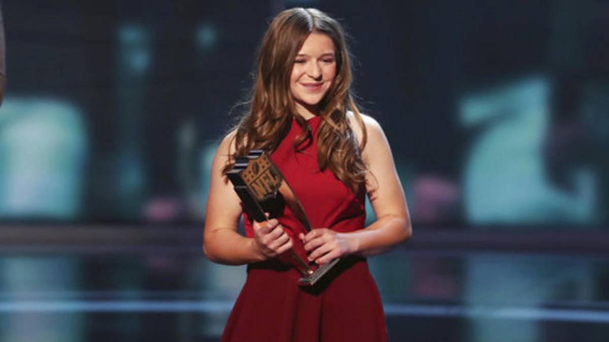 Sam Gordon en premiación de la NFL