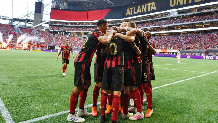 Atlanta United celebra el gol de Villalba