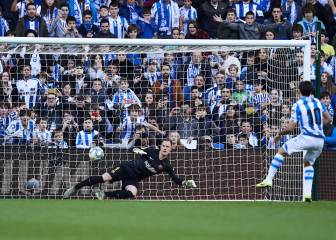 Busquets, el villano del Barça; Oyarzabal, el héroe de la Real