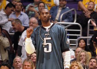 Kobe Bryant es honrado por jugadores de la NFL