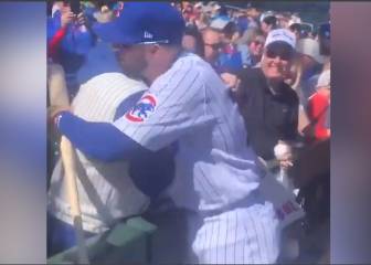 Chicago Cubs revela género del bebé en entrenamiento