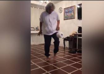 Mágico González muestra su habilidad en el reto del papel