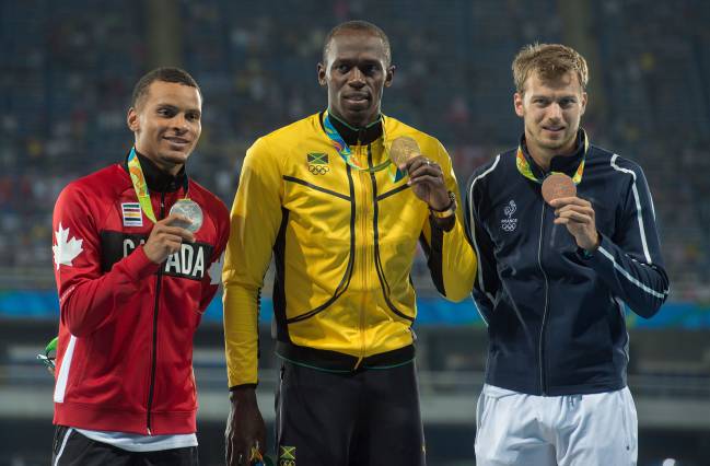 Andre De Grasse (Canadá), Usain Bolt (Jamaica) y Christophe Lemaitre (Francia) integraron el podio de los 100 metros planos en Río 2016