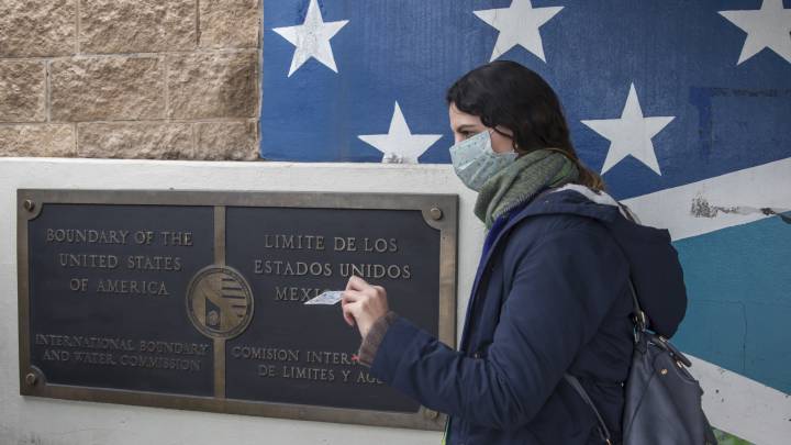 ¿Afecta a la regla de carga pública si recibo tratamiento por coronavirus?