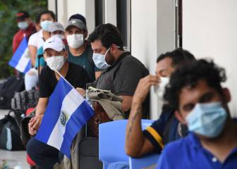 Salvadoreños denuncian que son tratados 