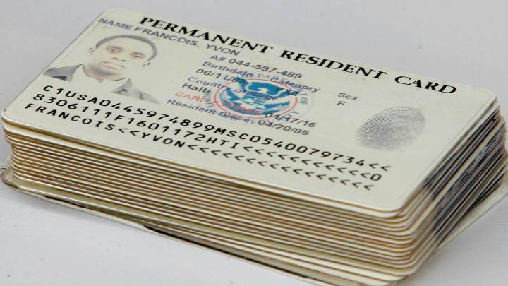 Coronavirus en USA: ¿puedo cobrar las ayudas al desempleo si tengo la 'Green Card'? 