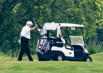 Trump juega golf en Virginia en medio de la pandemia de coronavirus