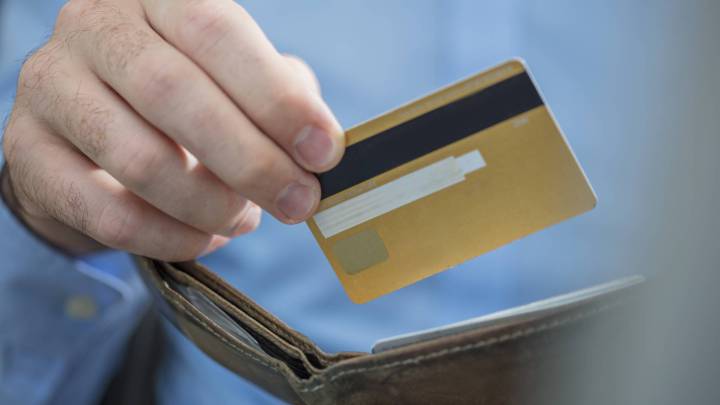 Cheque de estímulo: ¿Tengo que configurar la tarjeta de débito EIP antes de usarla?
