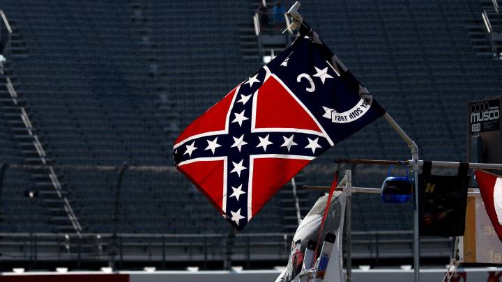 ¿Qué estados conservan aun la bandera confederada?