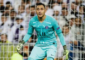 Andrea Salas felicita a Keylor Navas en el día del padre